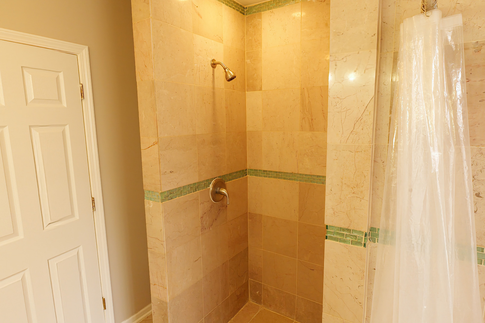7753 S Essex Avenue 2s Property Photo 10