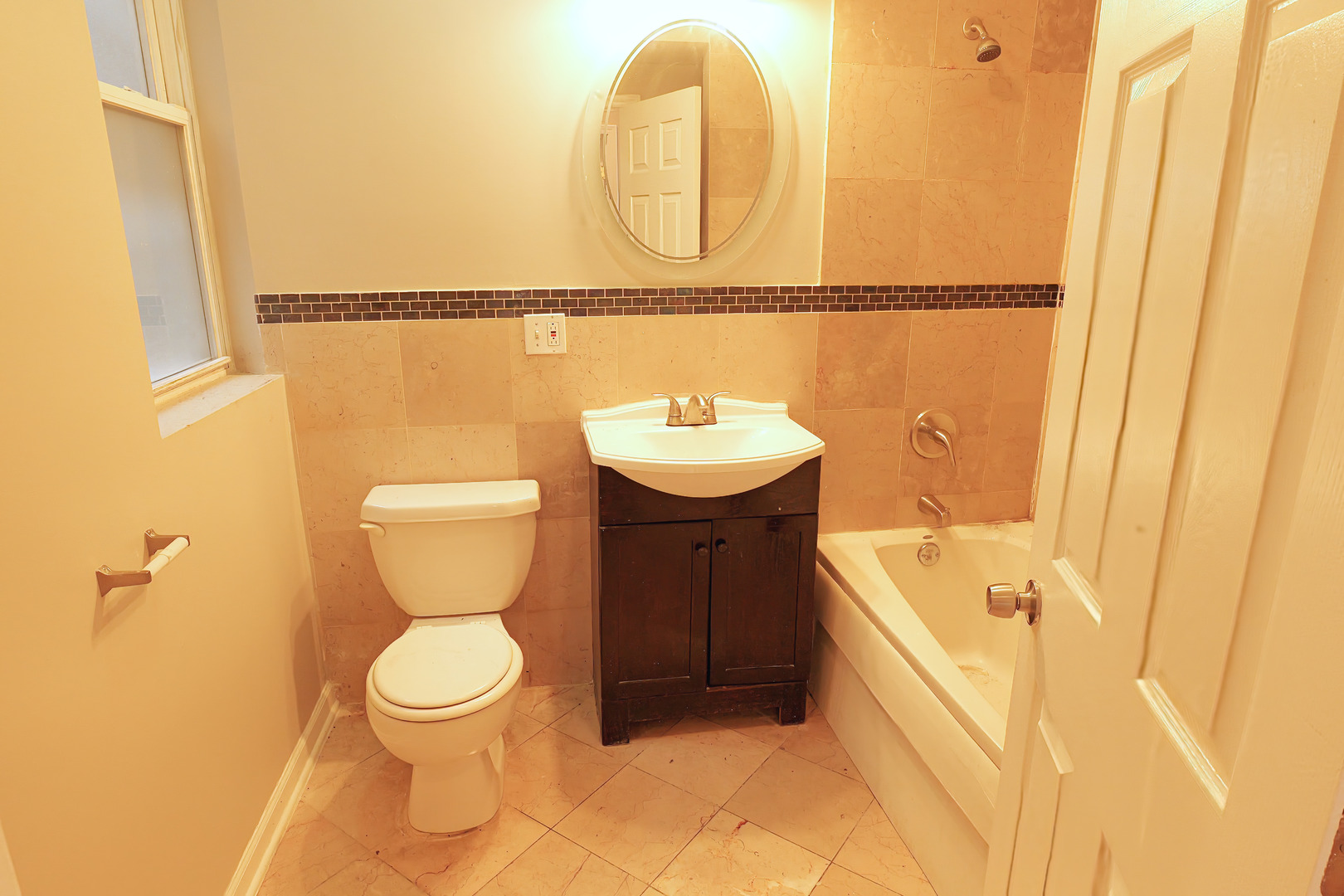 7753 S Essex Avenue 2s Property Photo 12