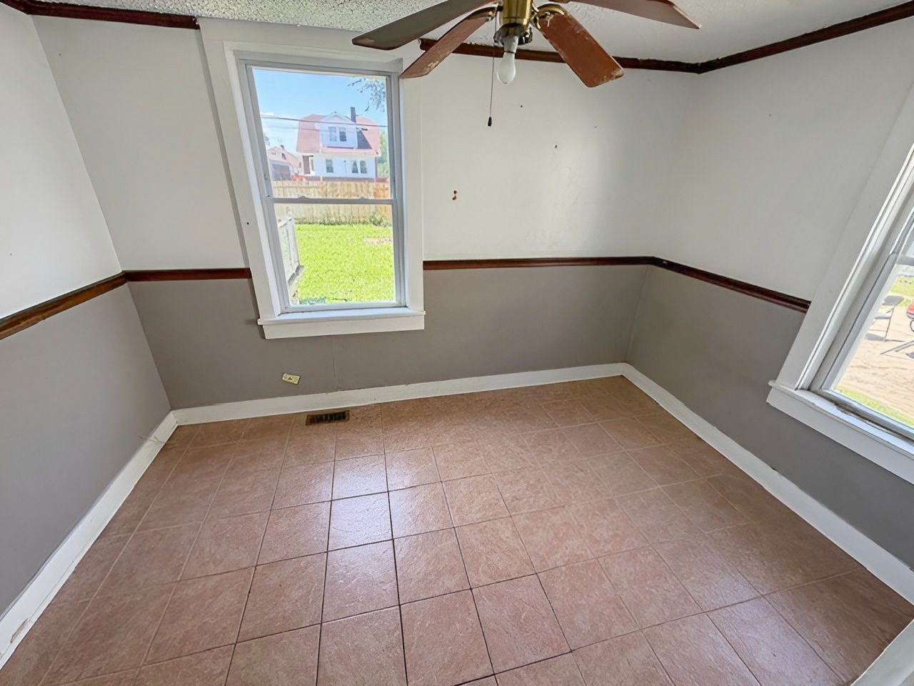492 Freeland Avenue Property Photo 8