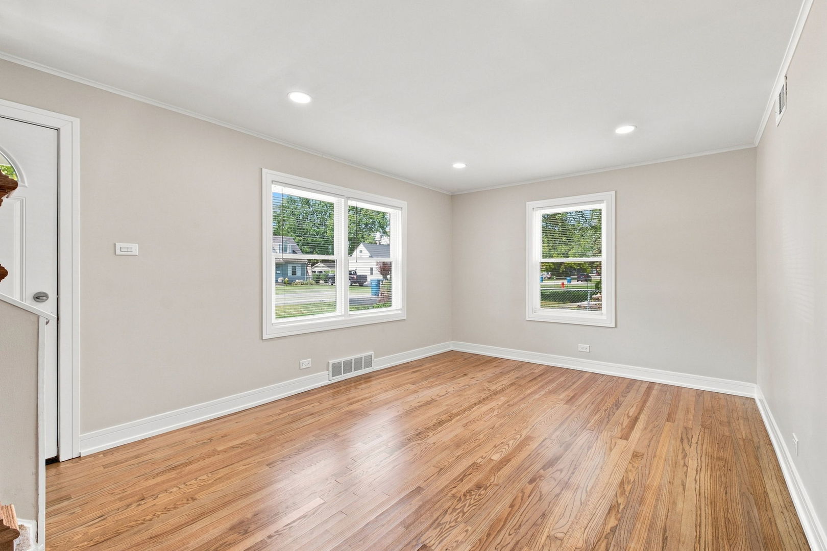 14441 Knox Avenue Property Photo 8