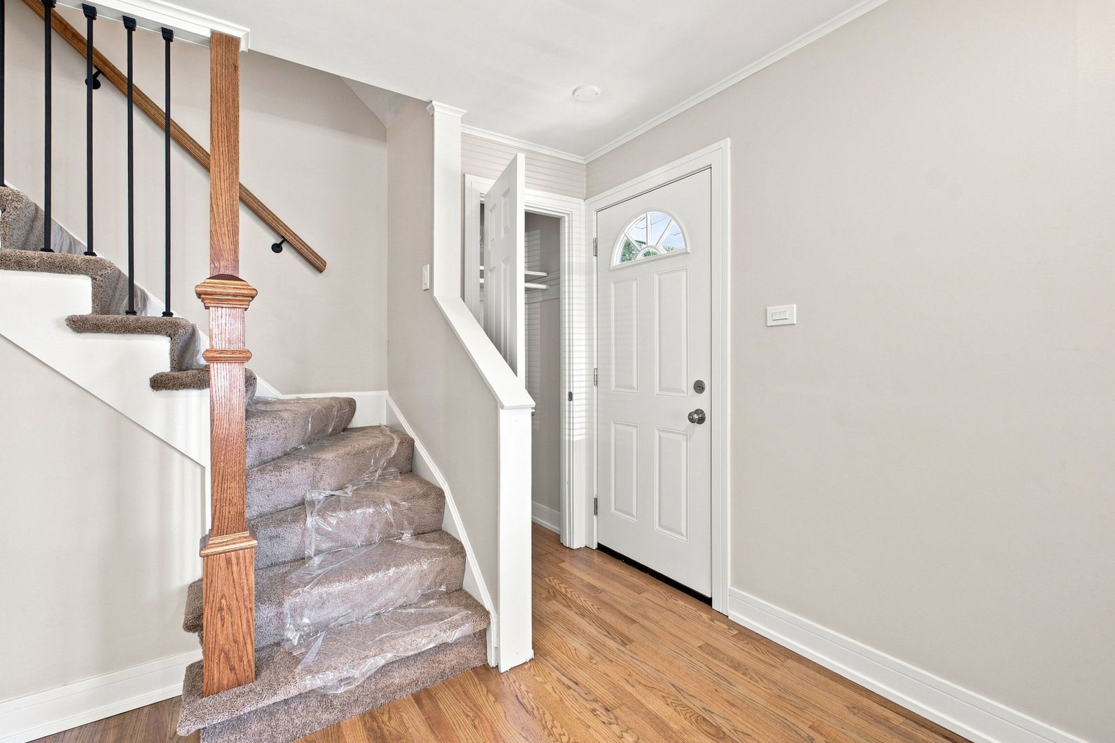 14441 Knox Avenue Property Photo 9