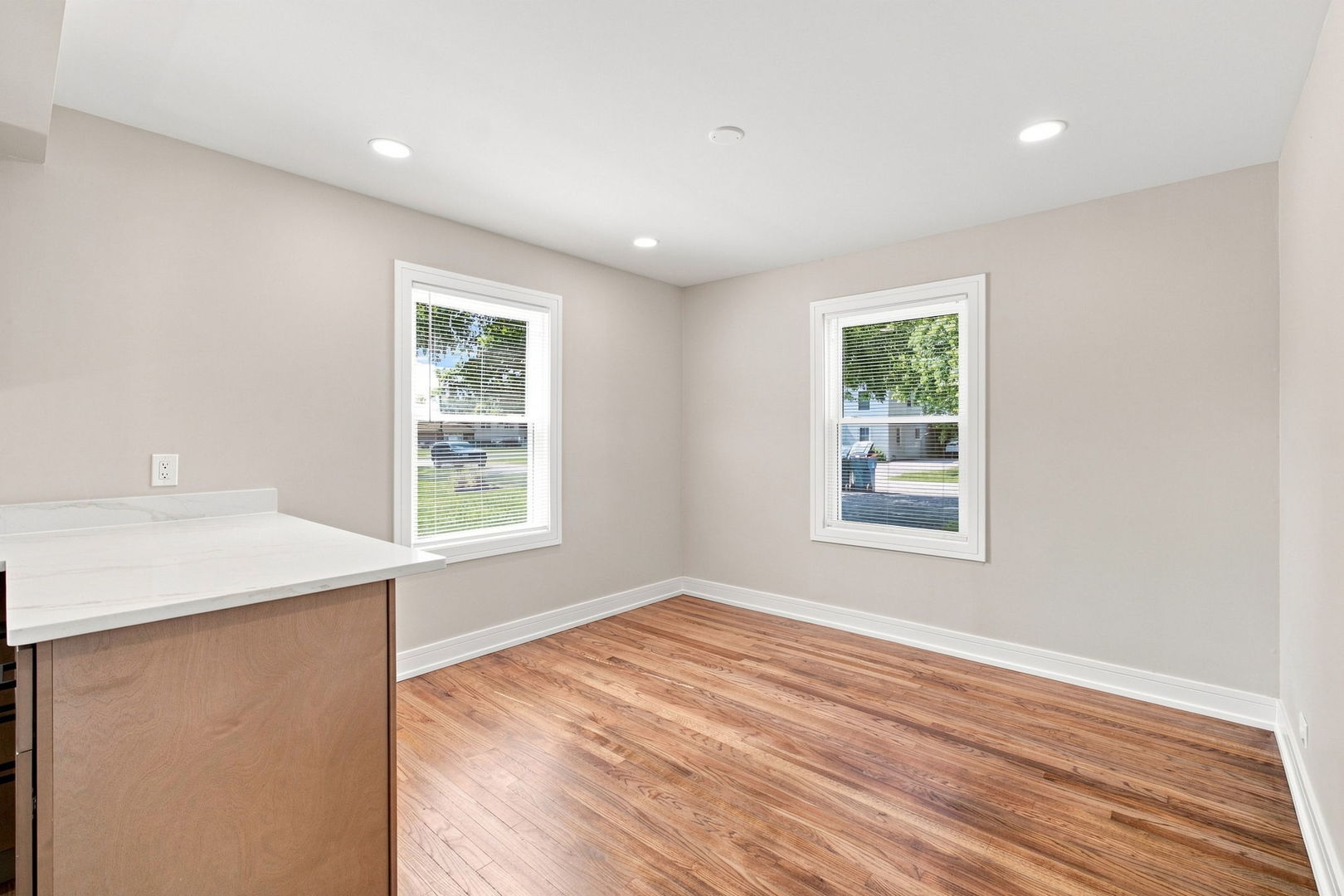 14441 Knox Avenue Property Photo 11