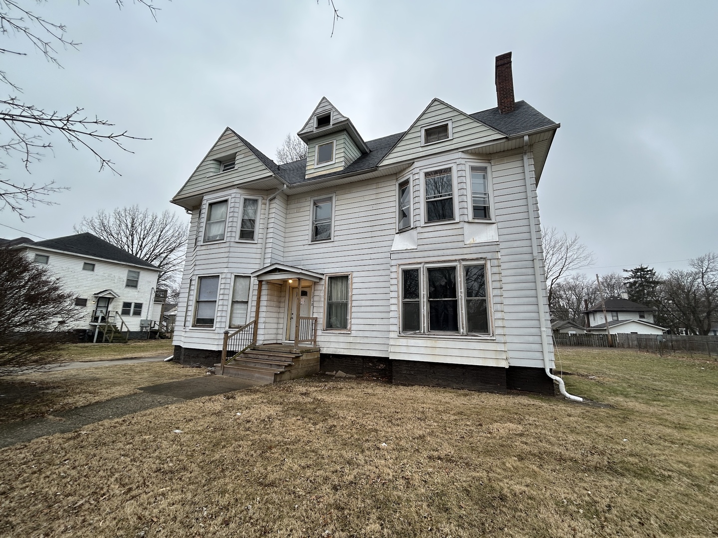 1218 N Walnut Street Property Photo 2