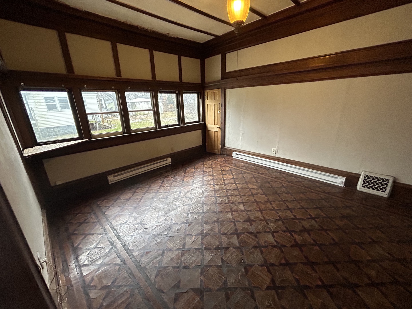 1218 N Walnut Street Property Photo 9
