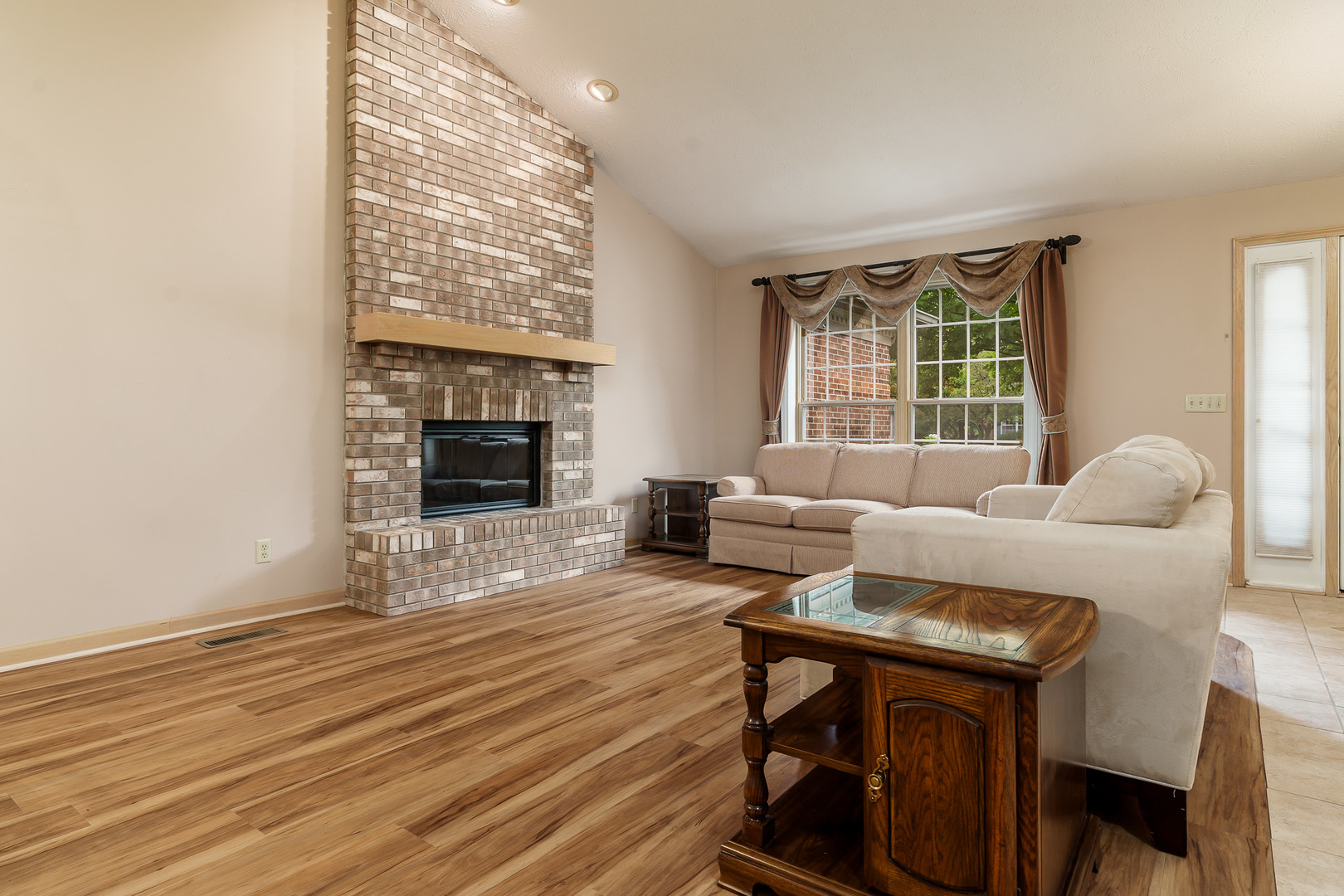 2932 Troon Court Property Photo 6