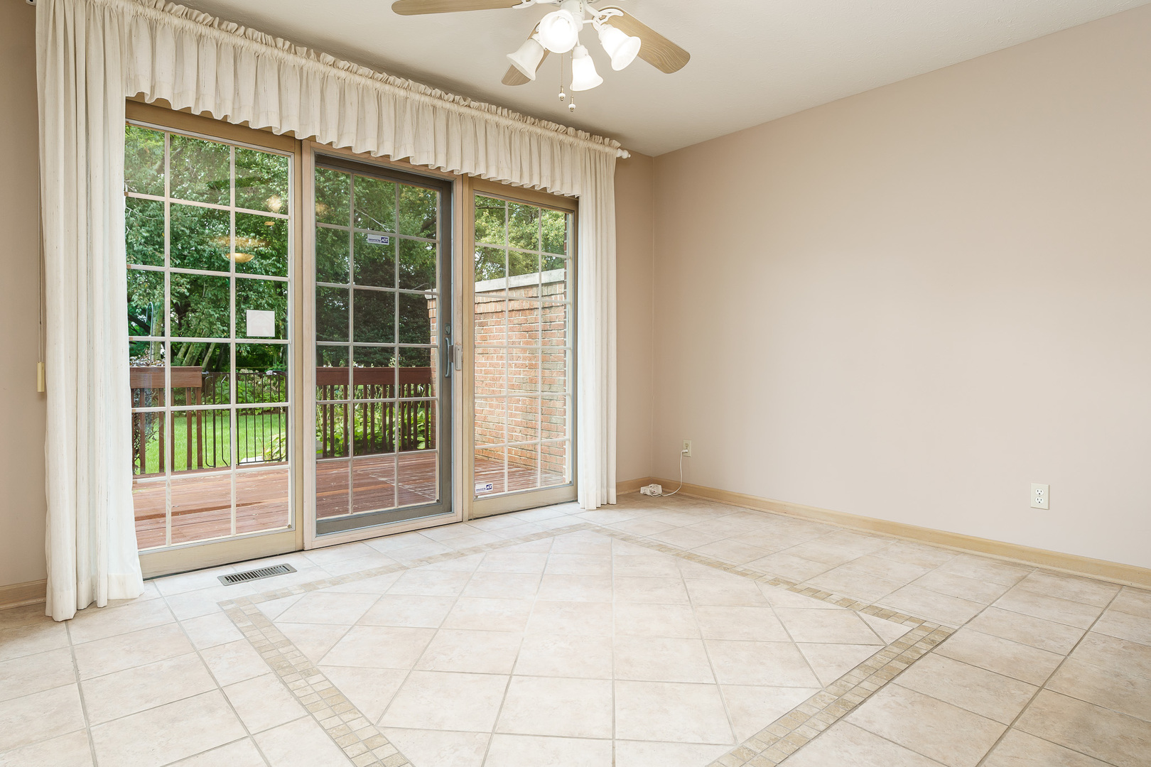 2932 Troon Court Property Photo 18
