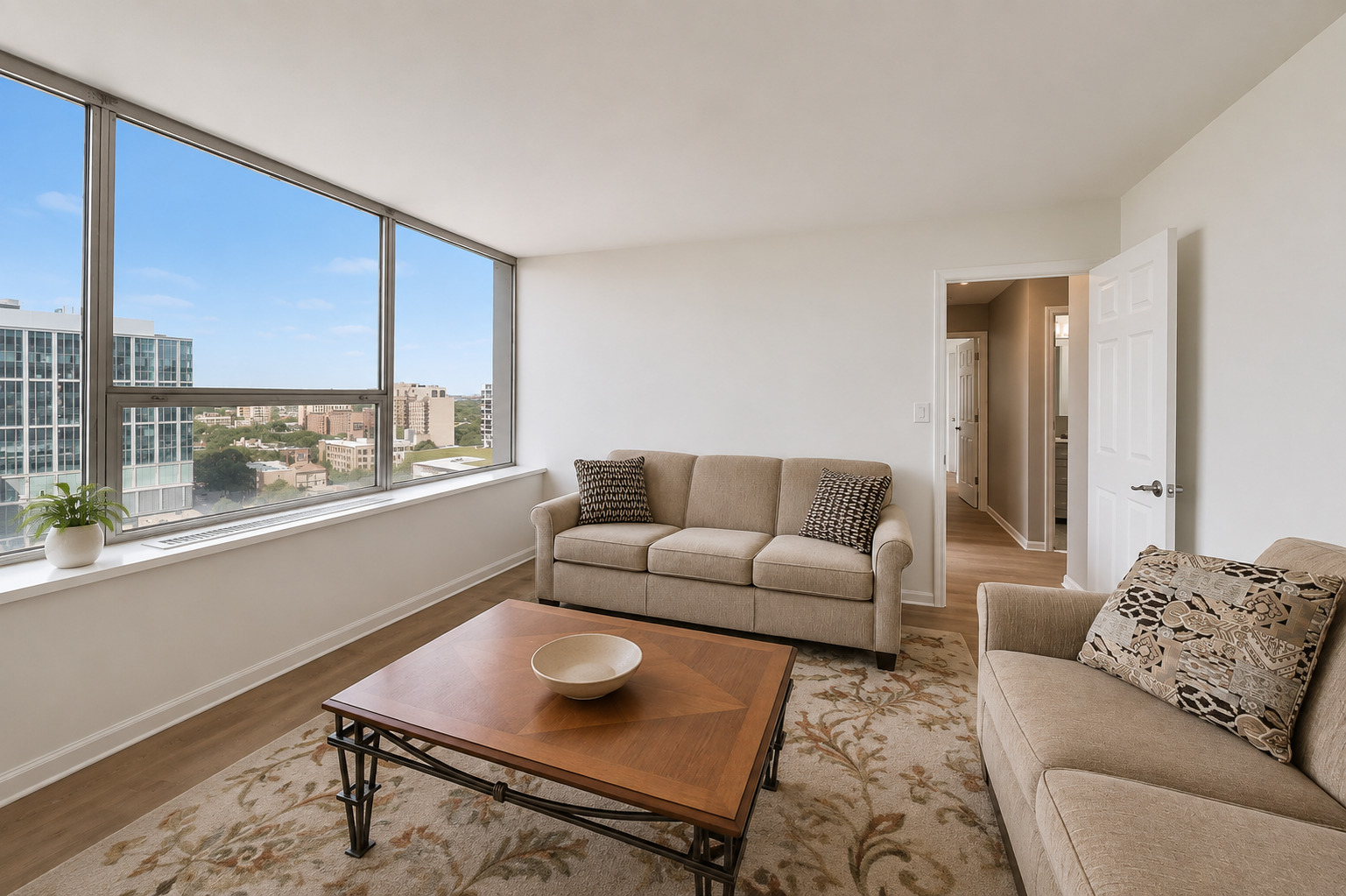 5201 S Cornell Street 16e Property Photo 10