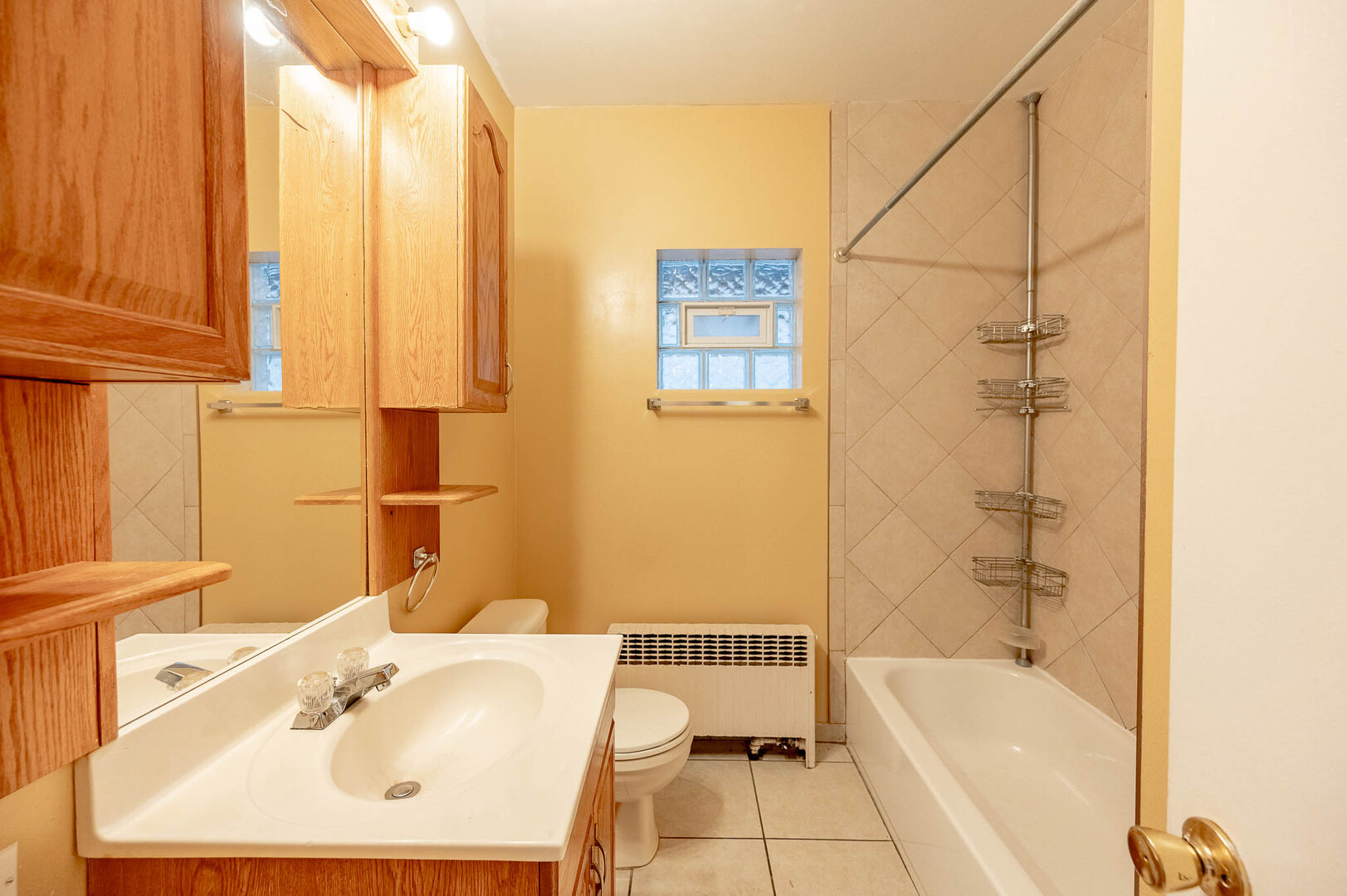 3543 N Nagle Avenue Property Photo 9
