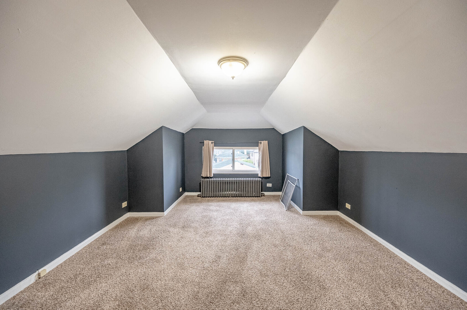 3543 N Nagle Avenue Property Photo 11