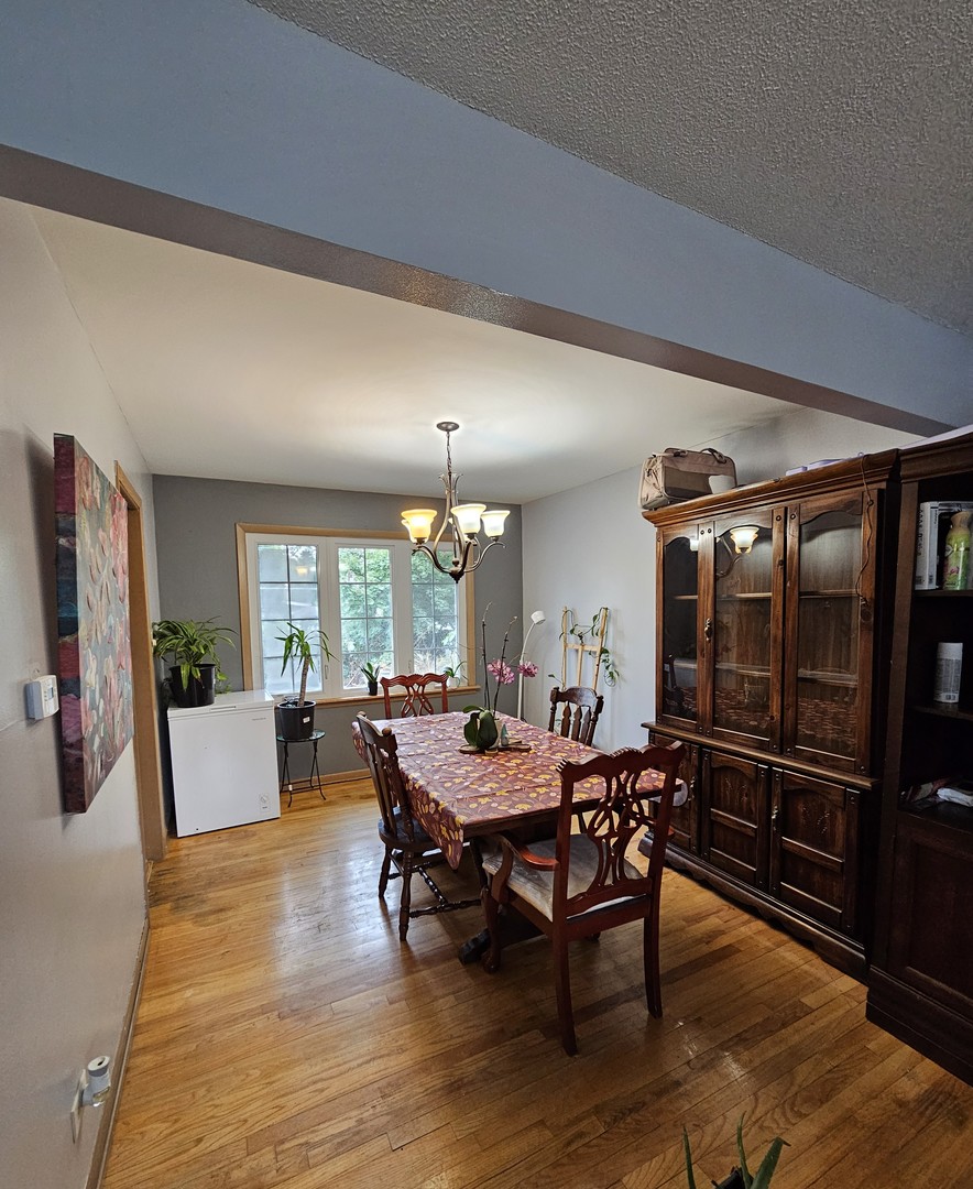 12543 S Menard Avenue Property Photo 5