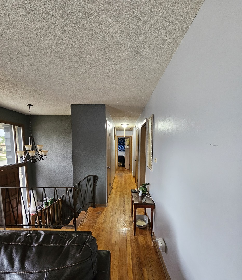 12543 S Menard Avenue Property Photo 6