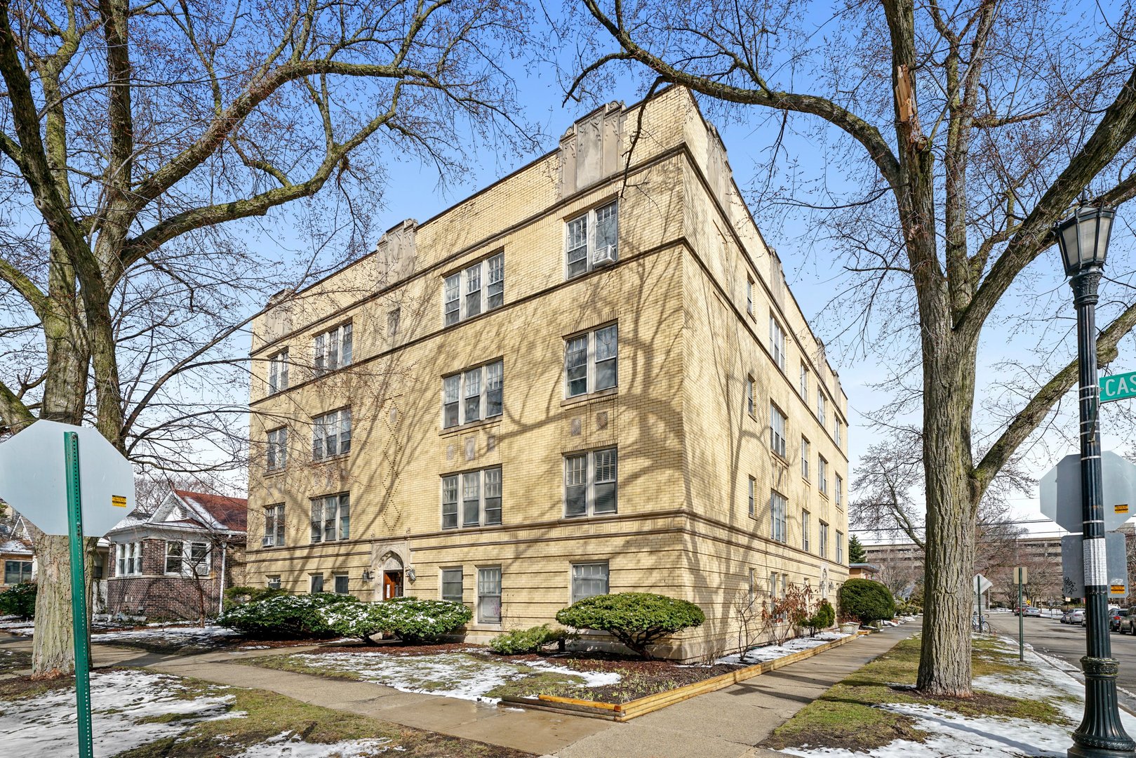 230 Elmwood Avenue 2S Property Photo 1