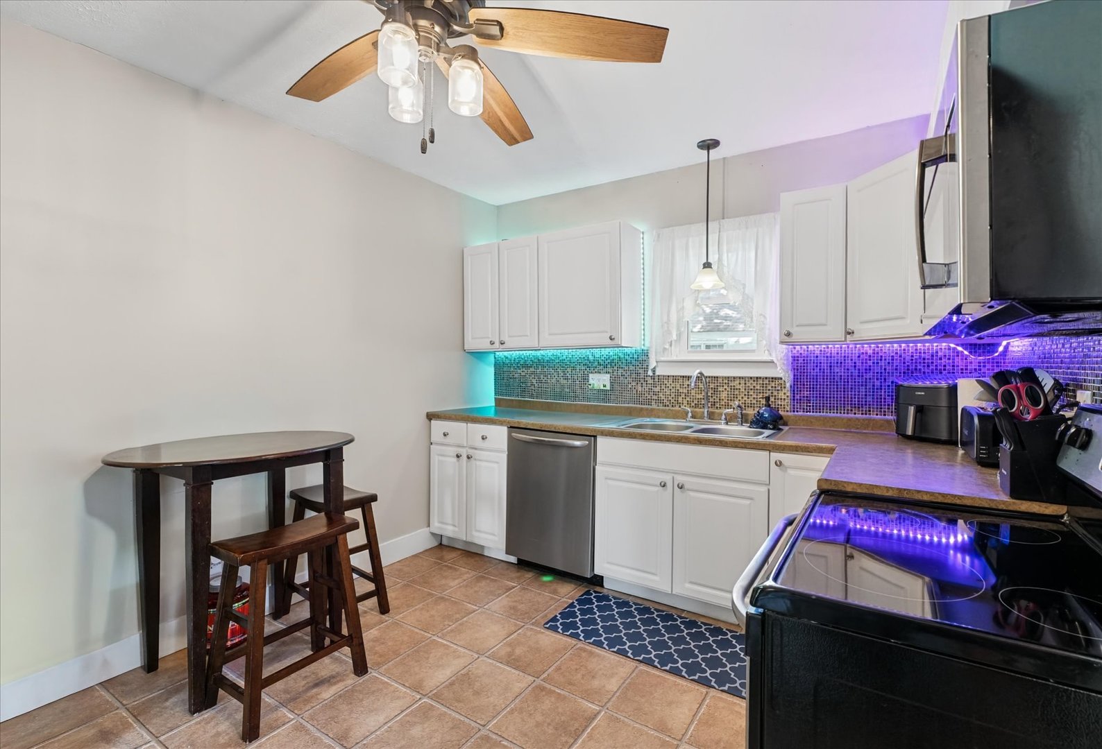 307 W Green Street Property Photo 17