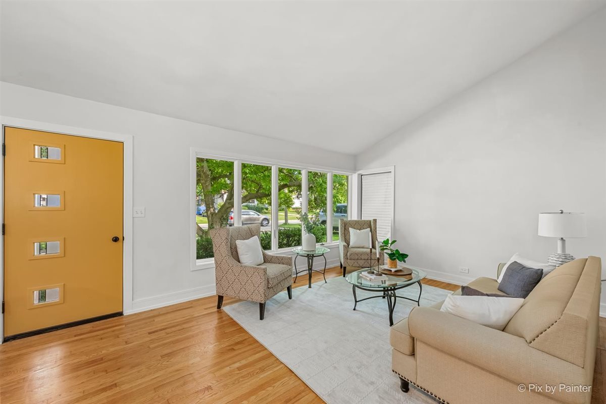 714 Western Avenue Property Photo 3