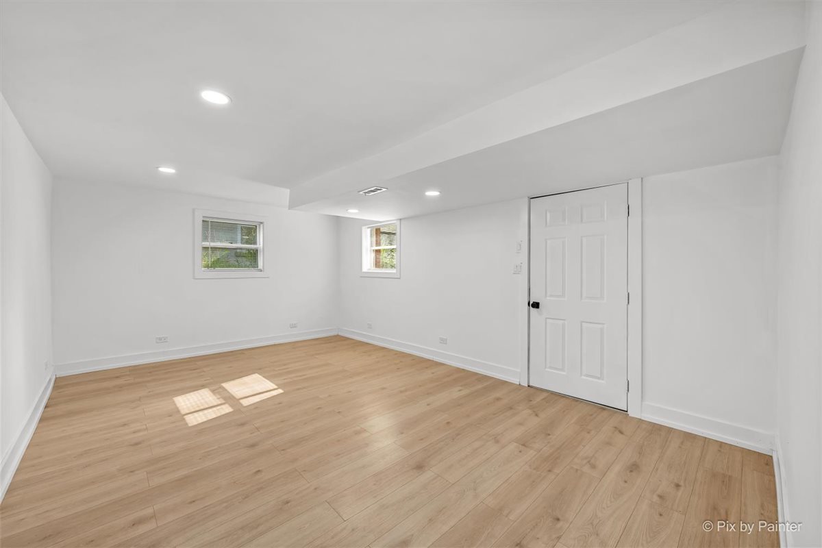 714 Western Avenue Property Photo 14