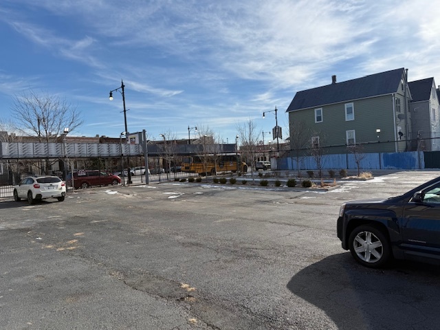 2730 N Western Avenue Property Photo 3