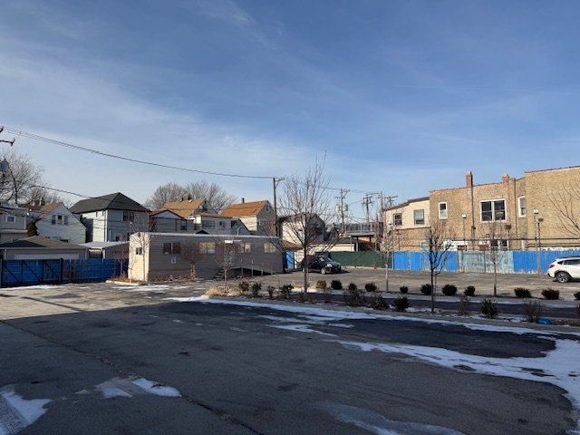 2730 N Western Avenue Property Photo 6