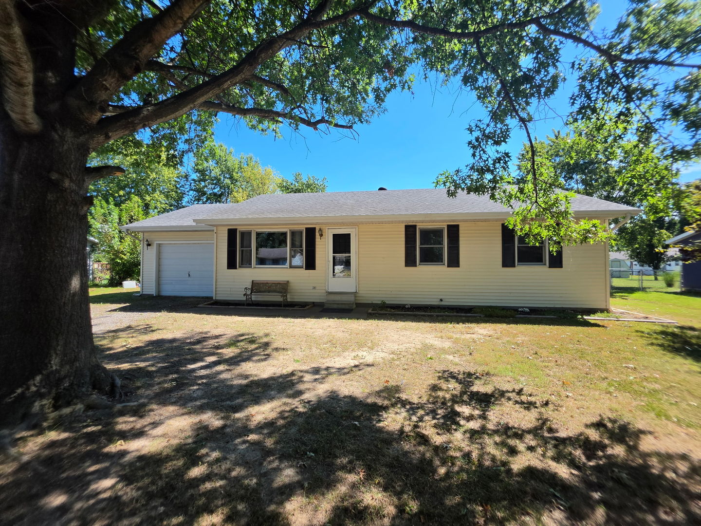 105 N Lawrence Street Property Photo 1