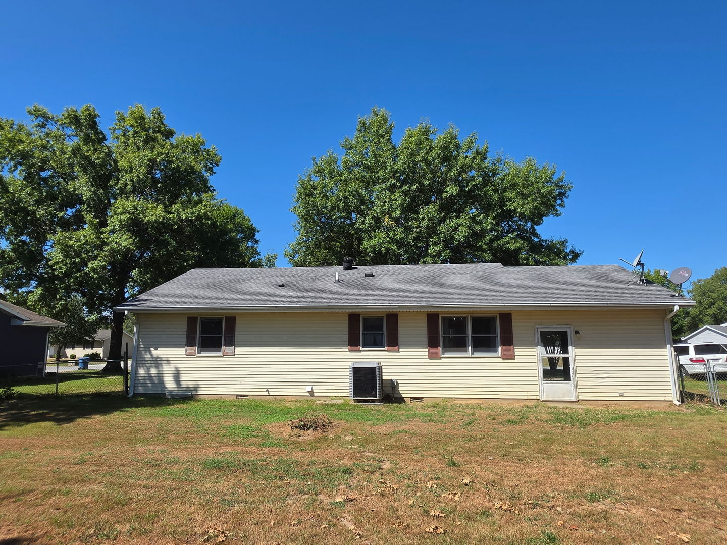 105 N Lawrence Street Property Photo 2
