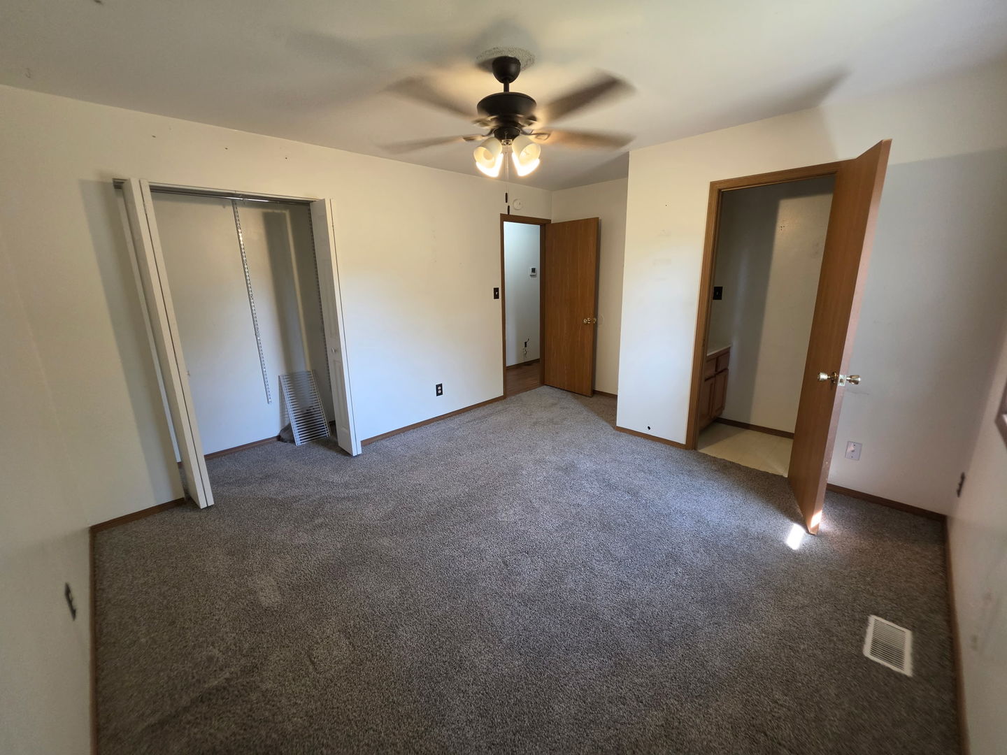 105 N Lawrence Street Property Photo 8