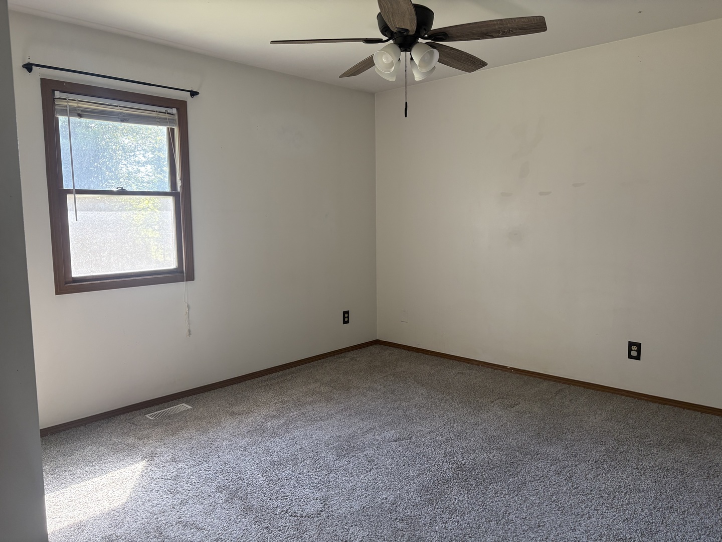 105 N Lawrence Street Property Photo 9