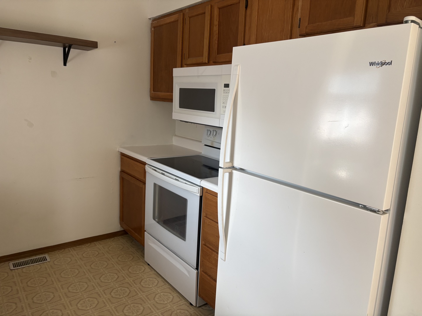 105 N Lawrence Street Property Photo 12