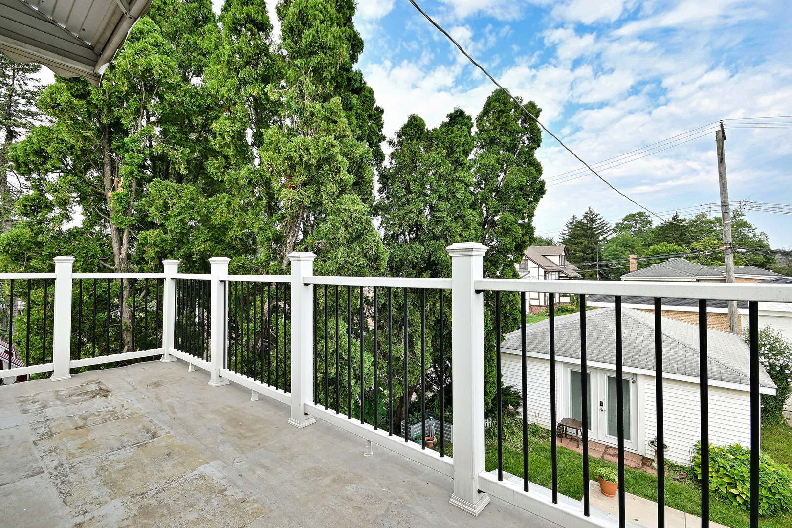 6227 N Naper Avenue Property Photo 14