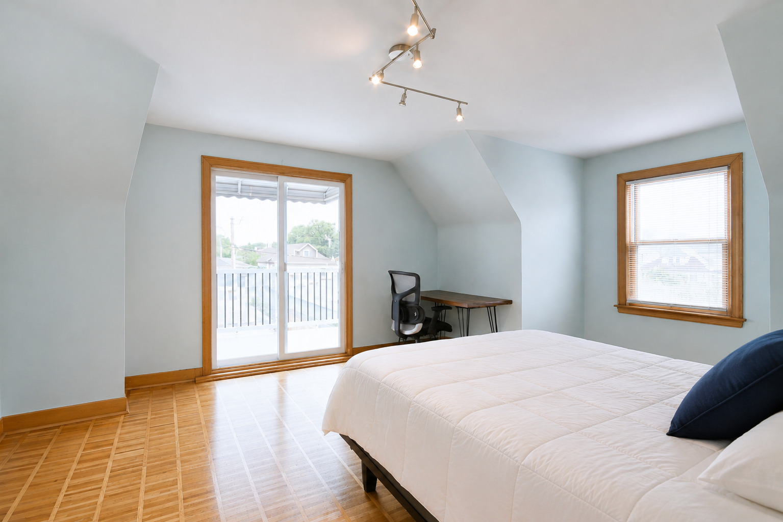 6227 N Naper Avenue Property Photo 16