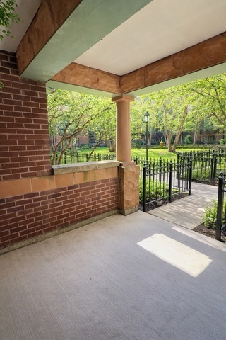1351 W Altgeld Street 1j Property Photo 4