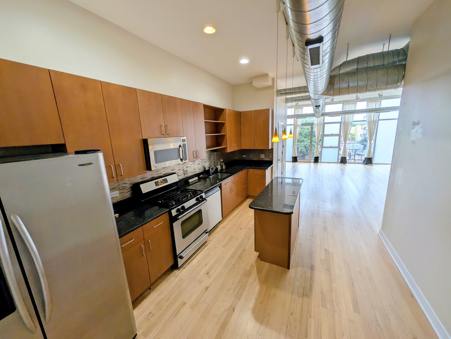 5115 N Clark Street 3f Property Photo 3