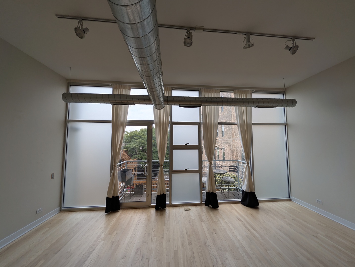 5115 N Clark Street 3f Property Photo 6