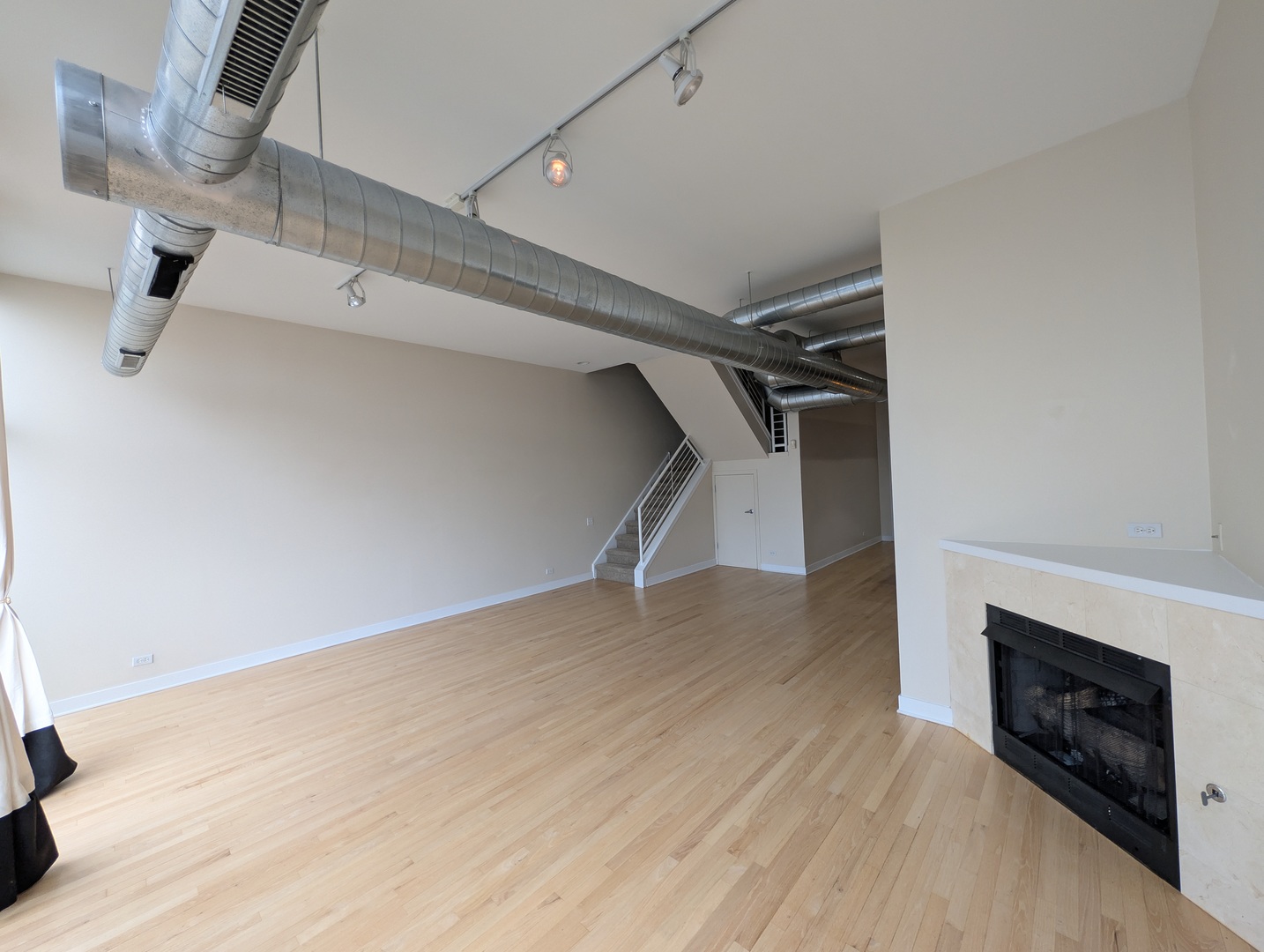 5115 N Clark Street 3f Property Photo 7