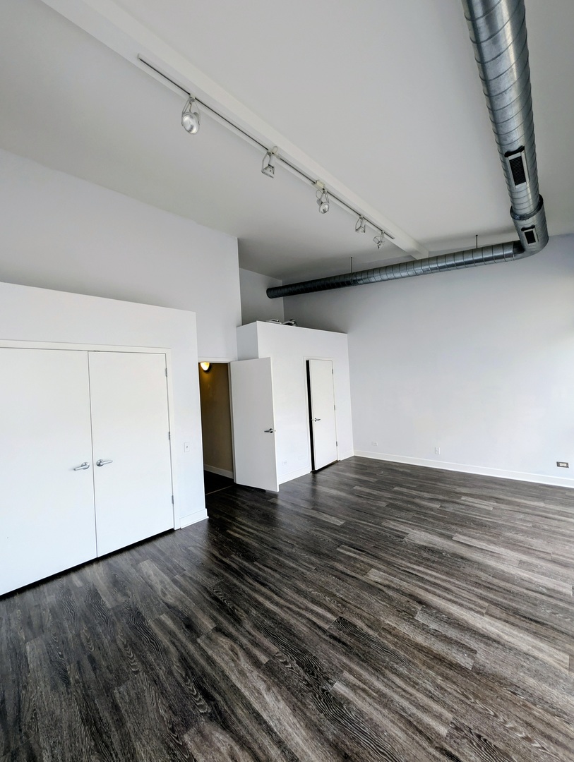 5115 N Clark Street 3f Property Photo 16