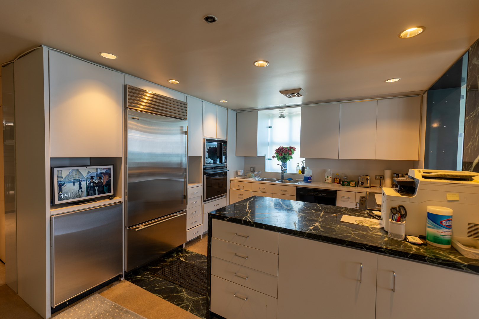 1418 N Lake Shore Drive 28 Property Photo 3