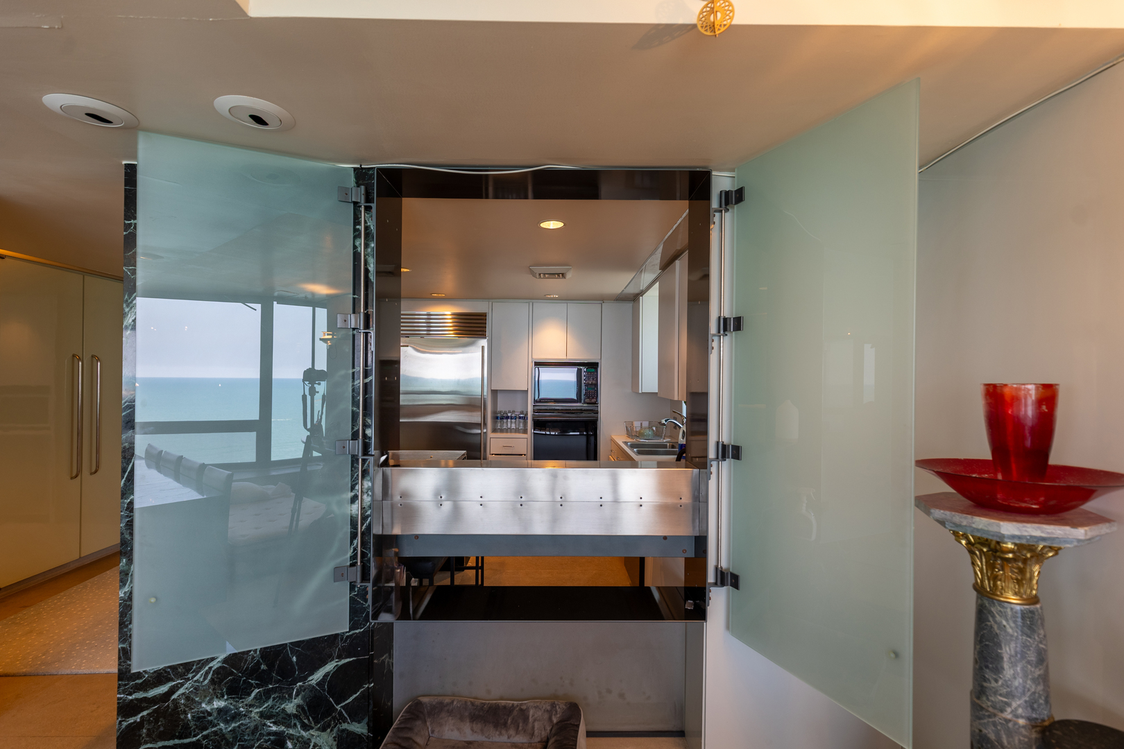 1418 N Lake Shore Drive 28 Property Photo 19
