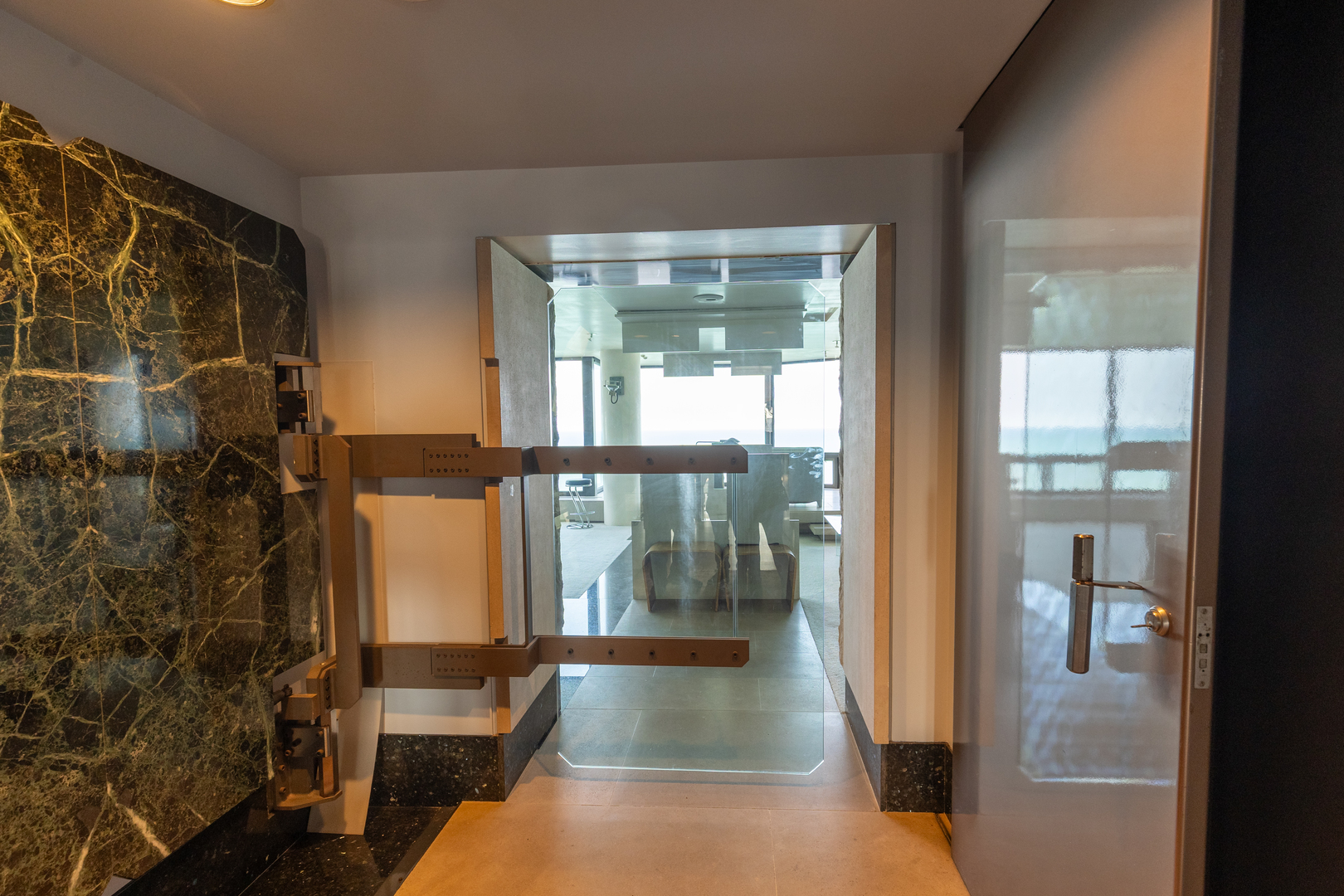 1418 N Lake Shore Drive 28 Property Photo 39