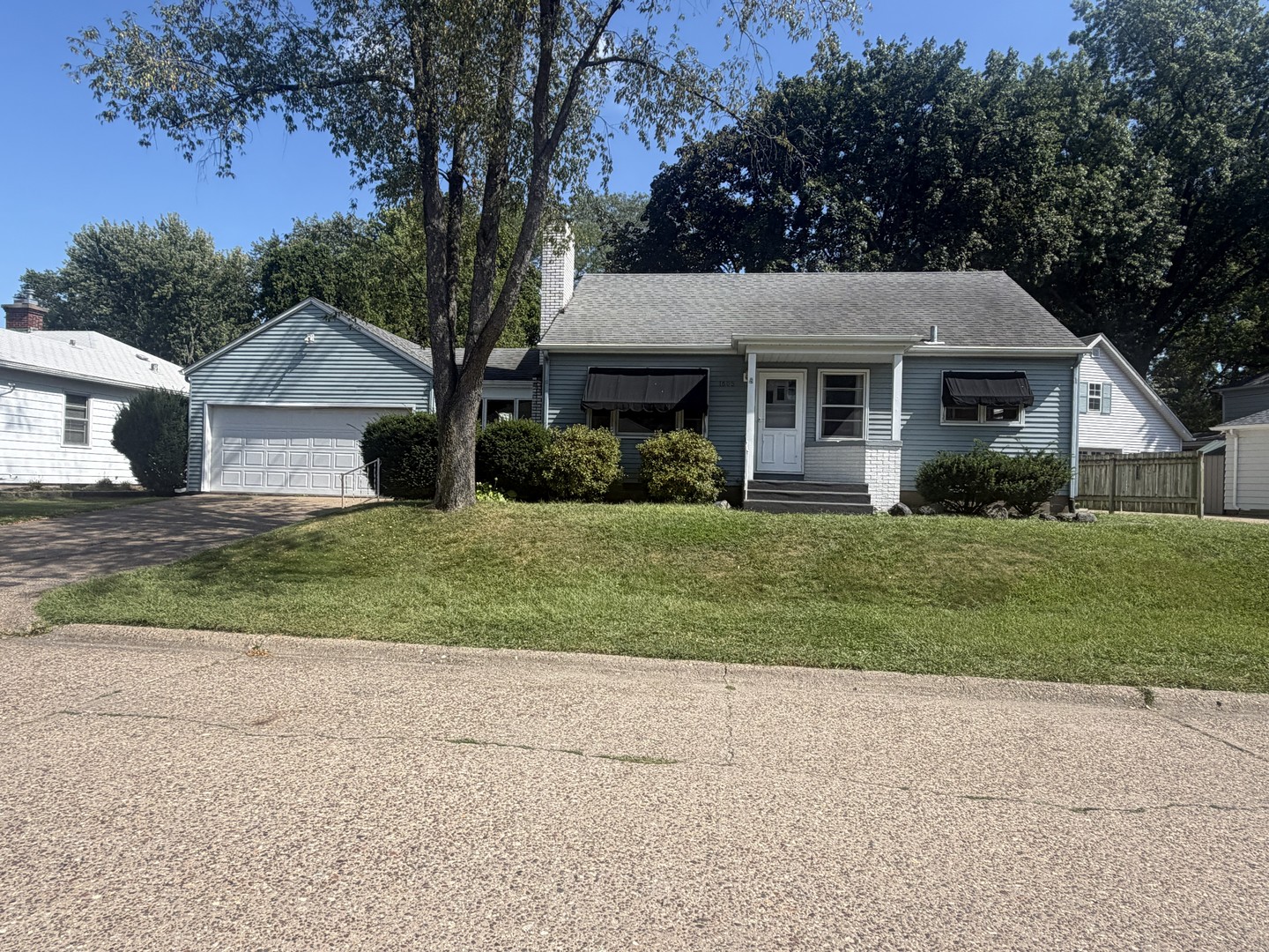 1605 Broadlawn Avenue Property Photo 1