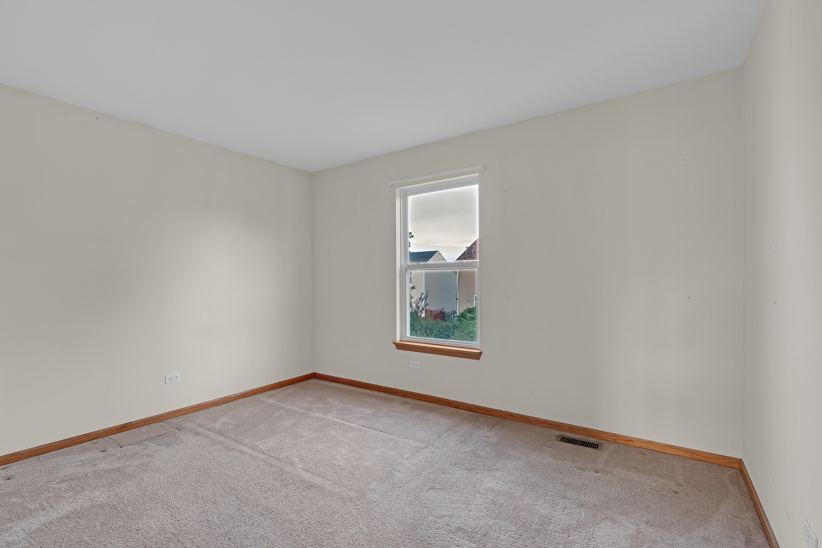 12760642 Property Photo 15