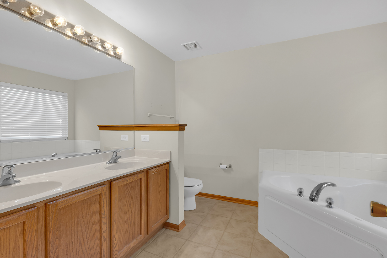 12760642 Property Photo 19