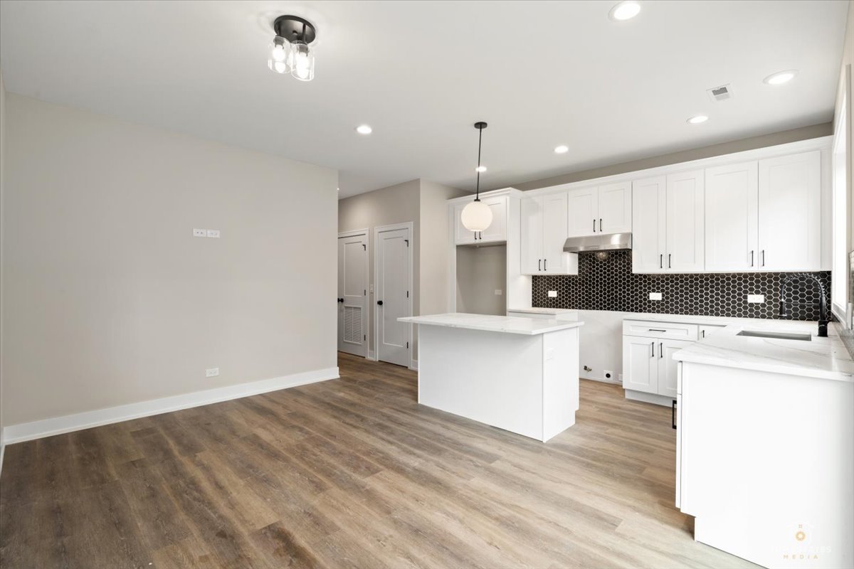 4851 S Ridgeway Avenue Property Photo 10