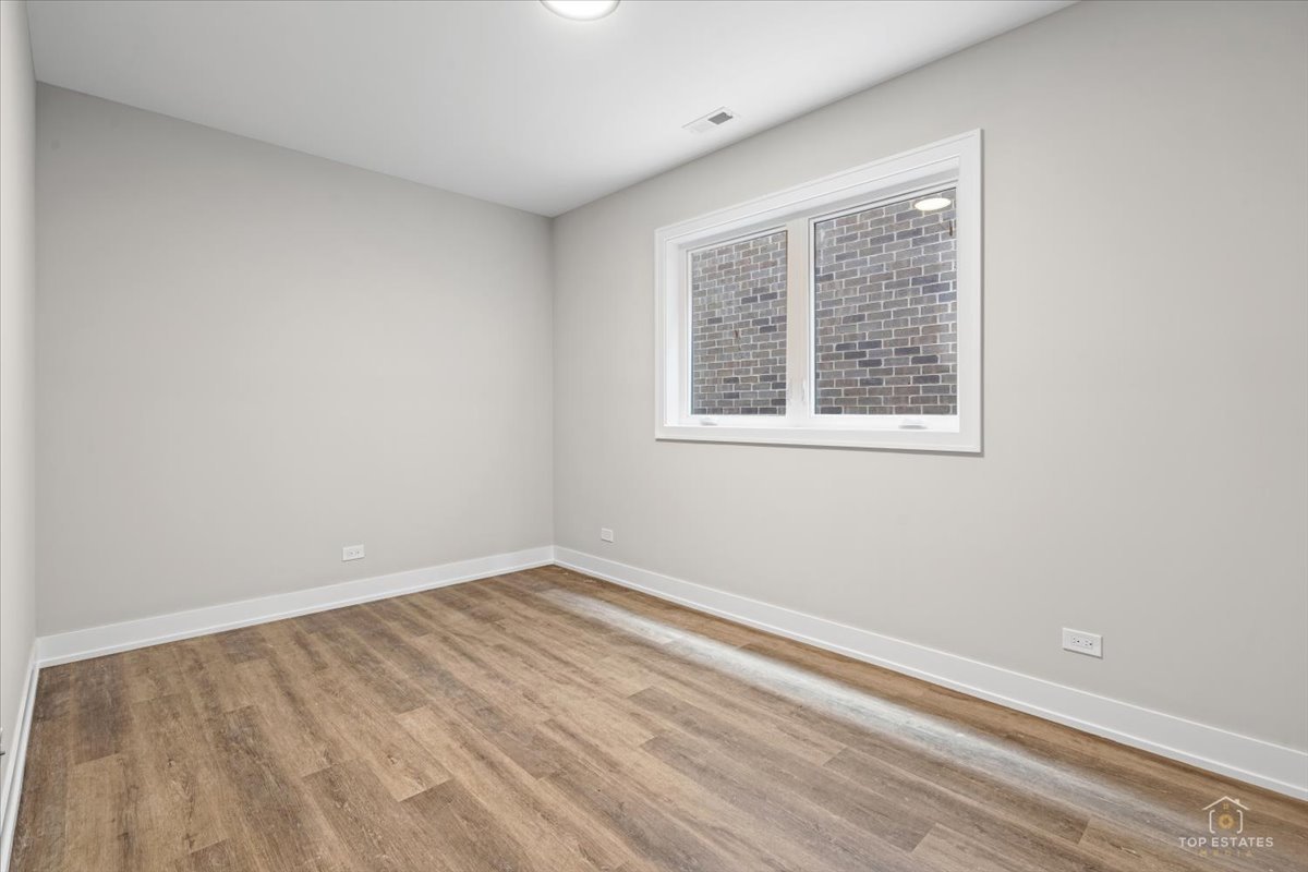 4851 S Ridgeway Avenue Property Photo 13