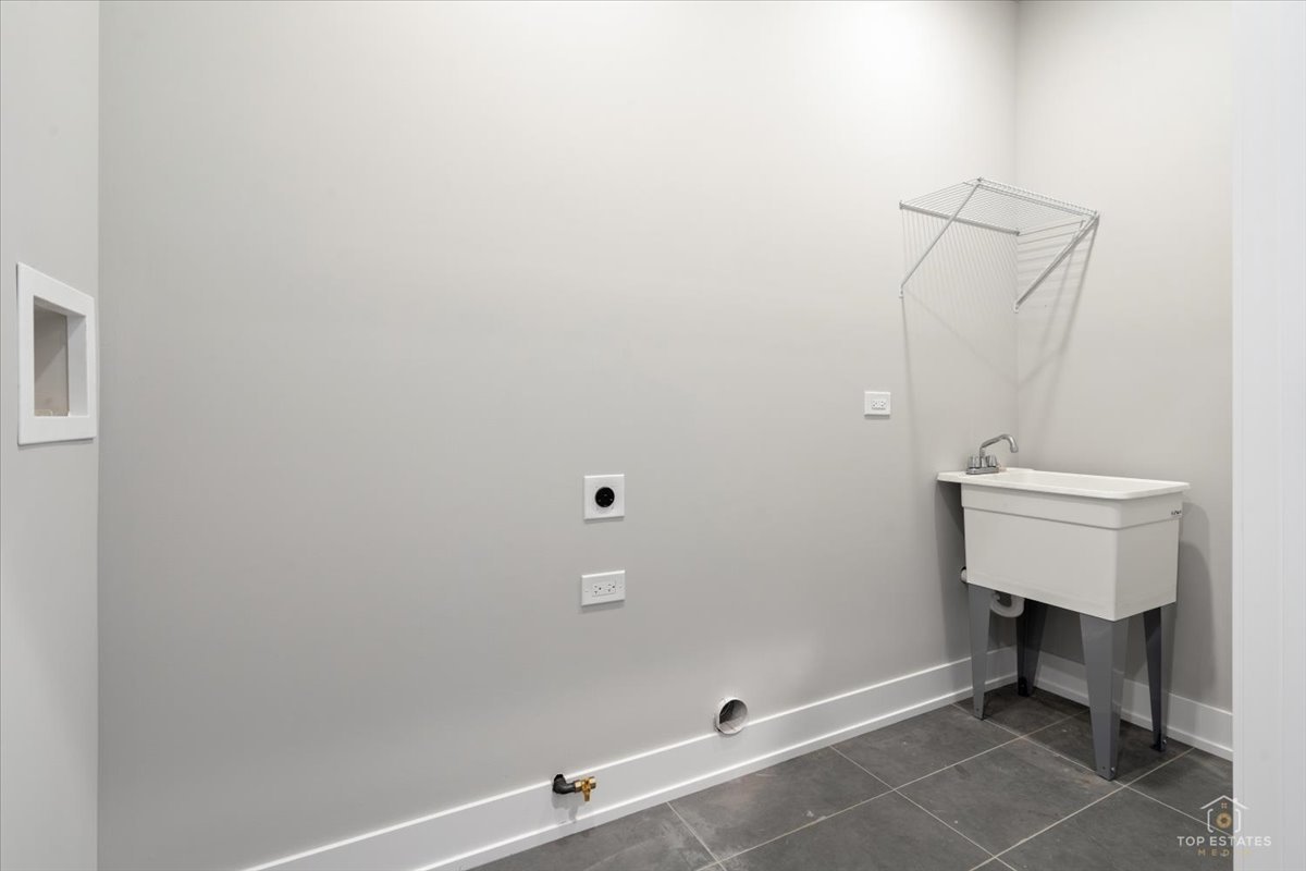 4851 S Ridgeway Avenue Property Photo 16
