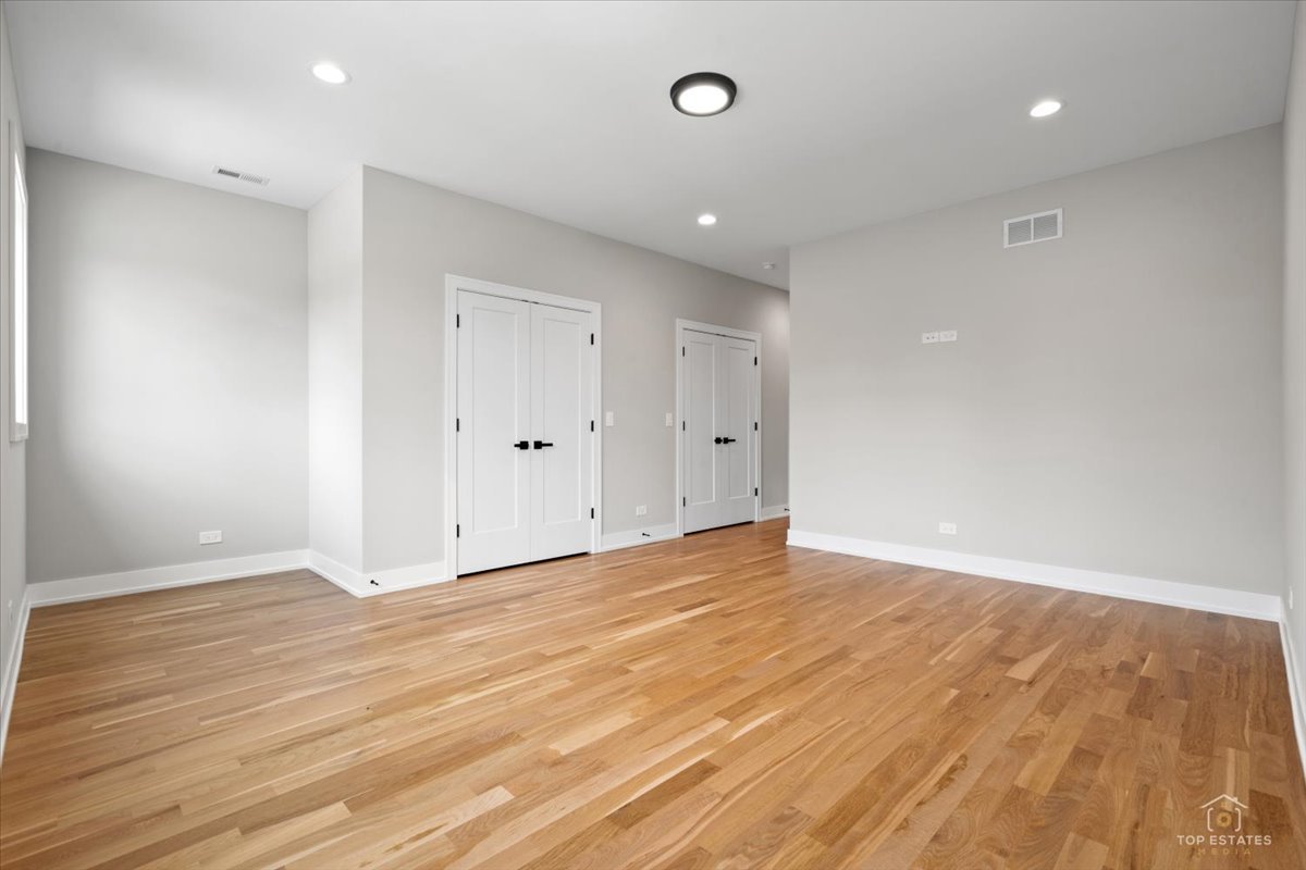 4851 S Ridgeway Avenue Property Photo 20