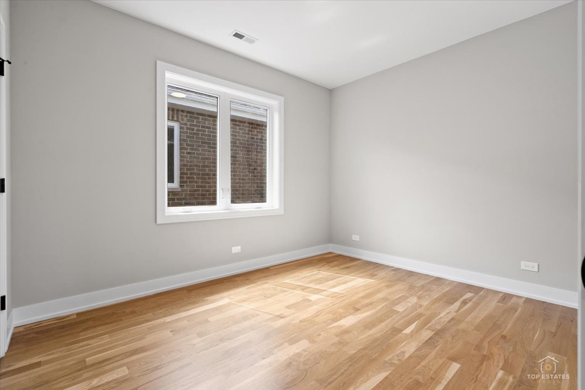 4851 S Ridgeway Avenue Property Photo 25