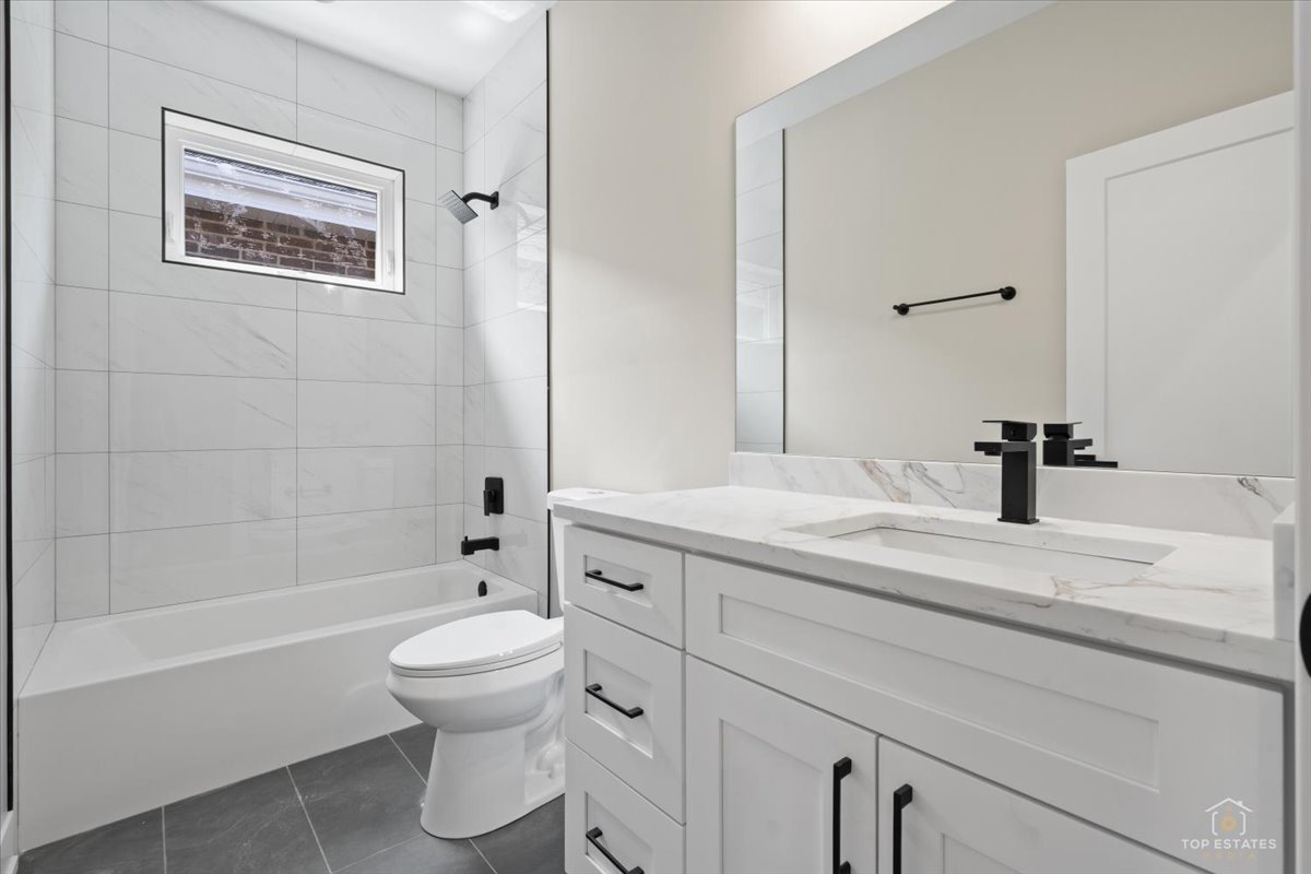 4851 S Ridgeway Avenue Property Photo 27