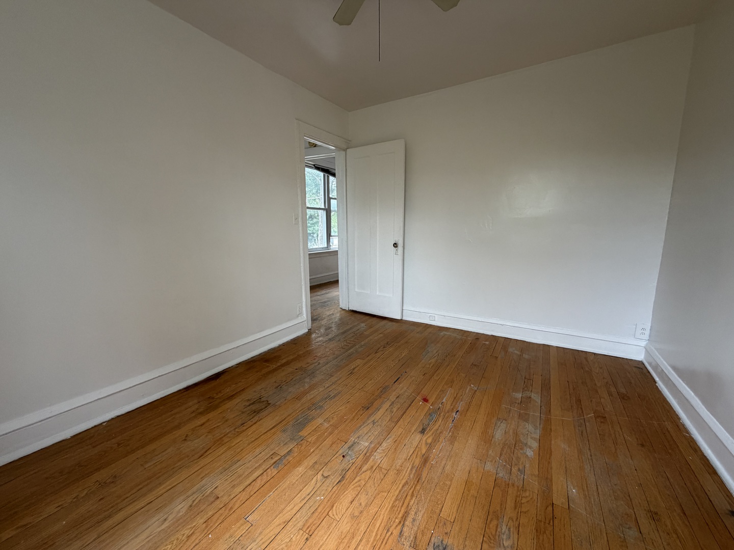 4515 N Hamlin Avenue 2 Property Photo 9