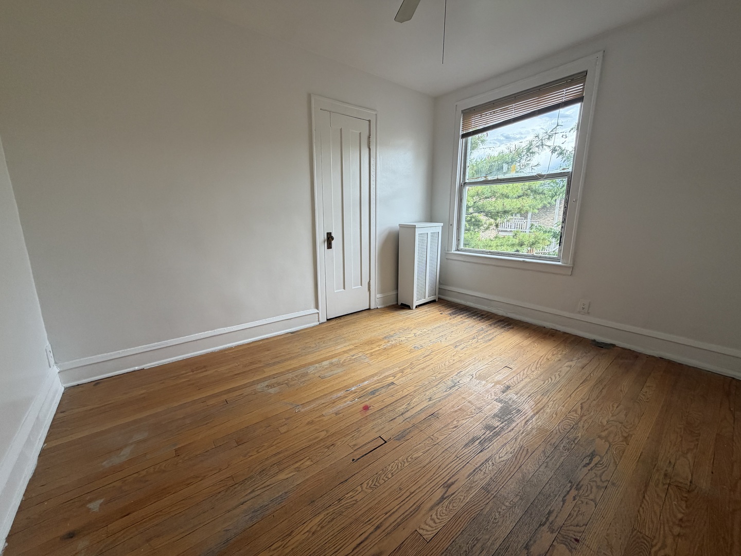 4515 N Hamlin Avenue 2 Property Photo 10