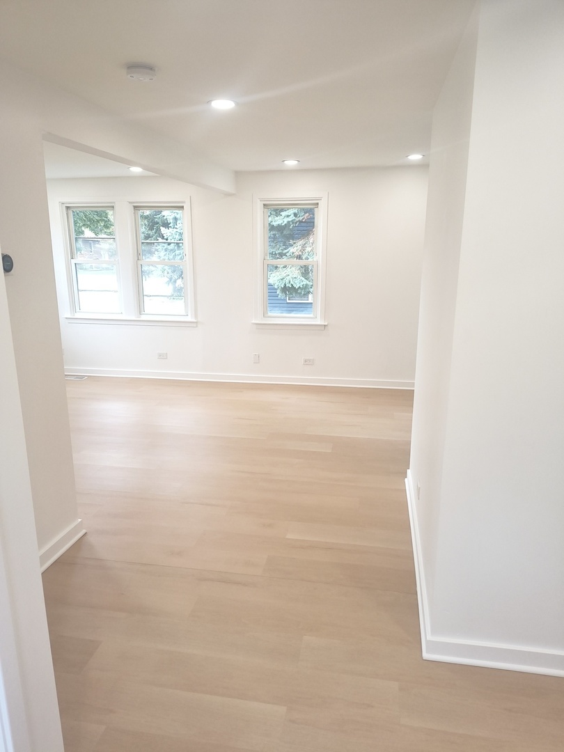 9822 Meade Avenue Property Photo 4