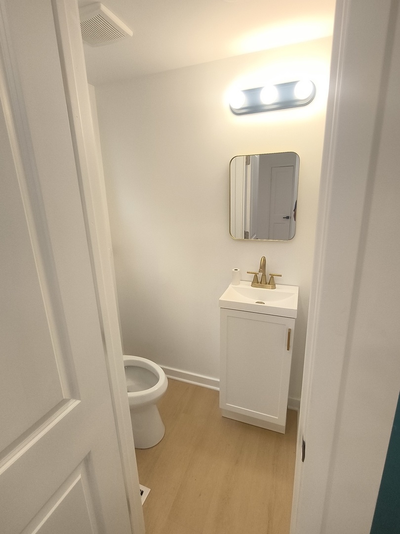 9822 Meade Avenue Property Photo 7