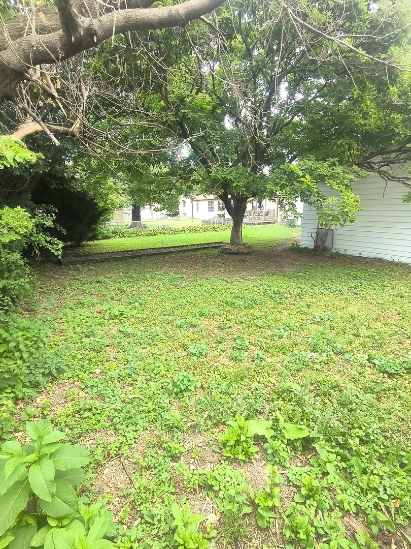 9822 Meade Avenue Property Photo 9